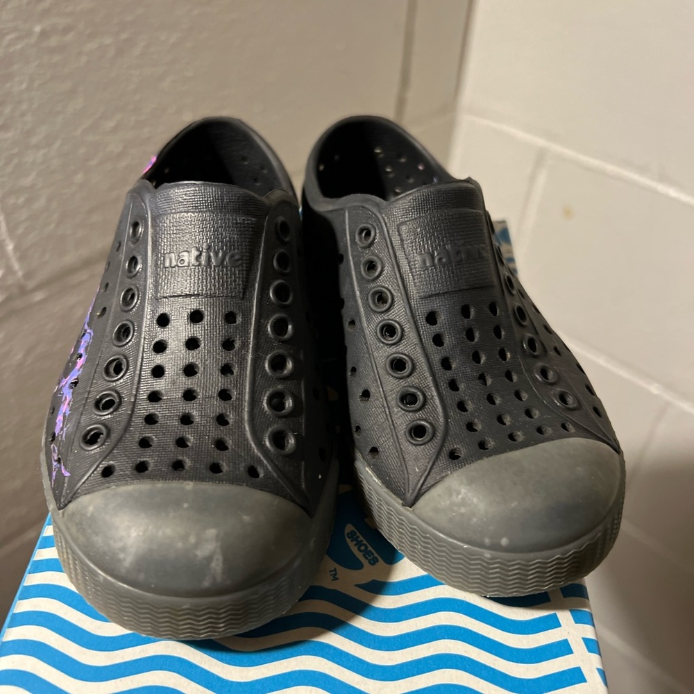 Native, Jefferson print shoes - little kids size C8